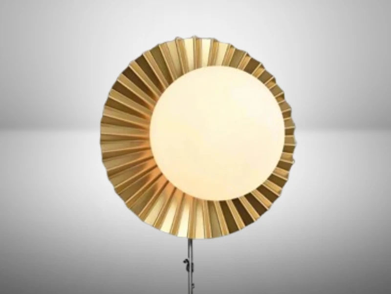 תקריב של מנורת קיר SCAZ