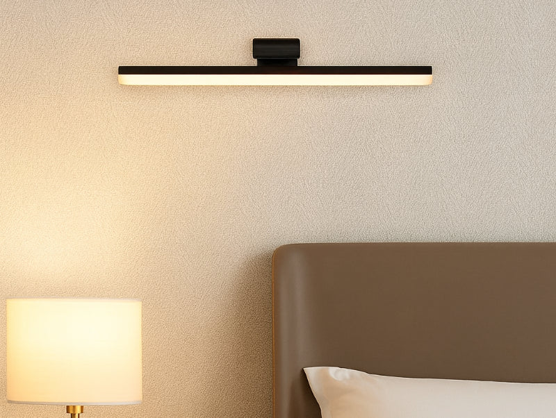 מנורת קיר LINEAR GLOW בחדר שינה