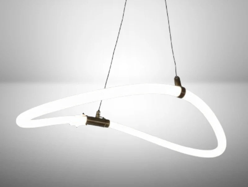 מנורת תלייה עם גוון אור לבן קר על רקע אפור