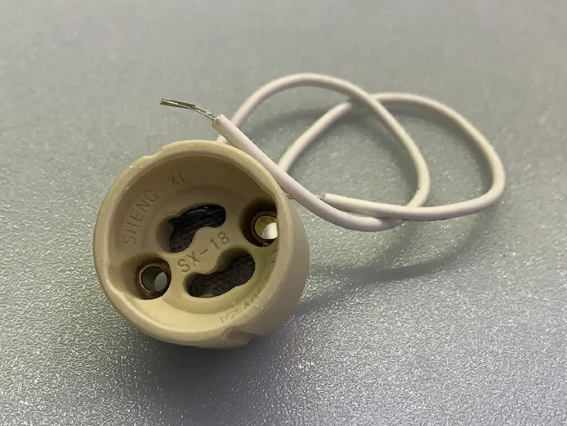 בית נורה GU10