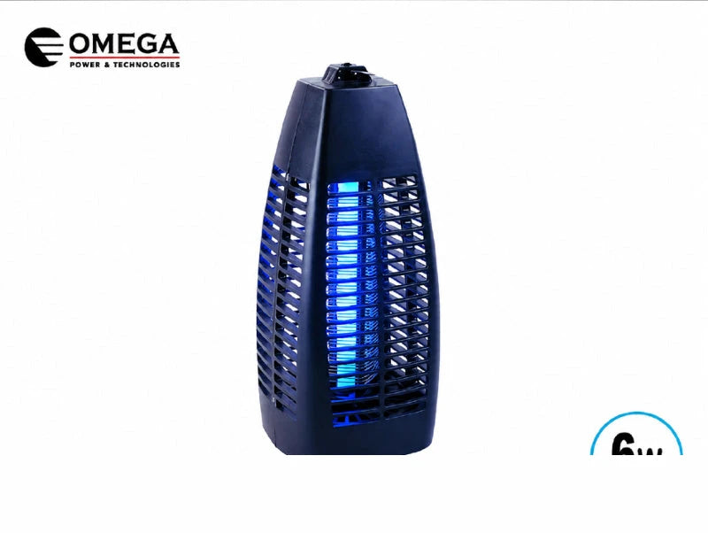 קטלן יתושים חשמלי כחול כהה עם רשת קדמית ונורת UV על רקע לבן
