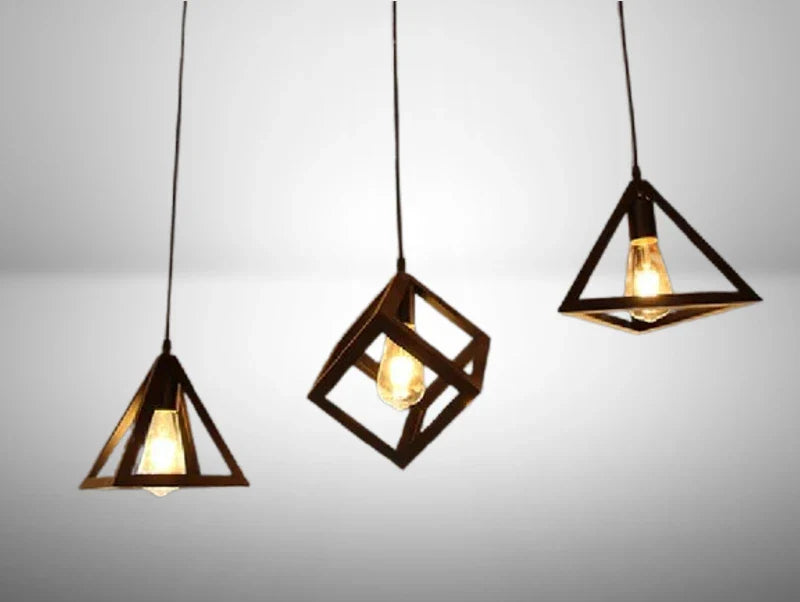 מנורת תלייה משולשים וקוביה TOM - תצוגה