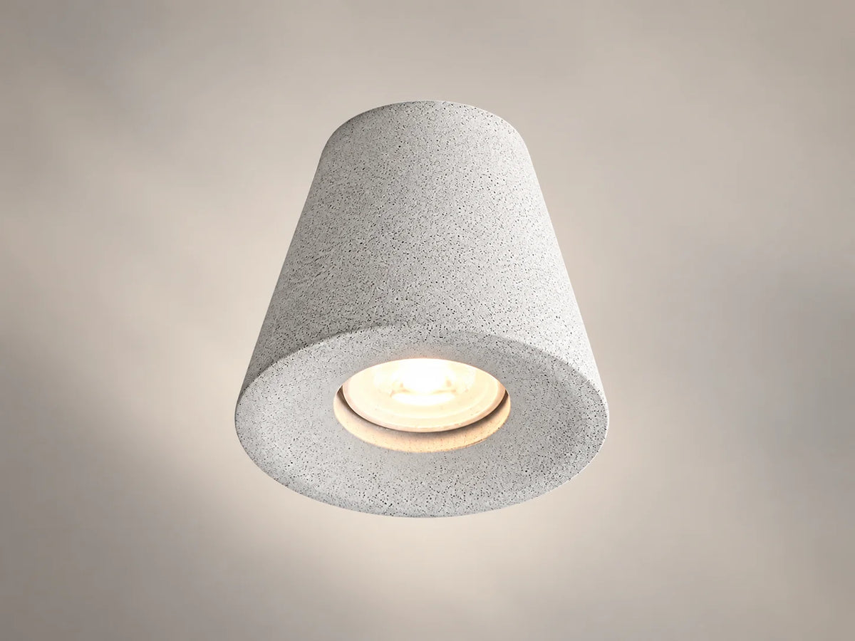 גוף תאורה צמוד תקרה OMEGA ALTO צילינדר קוני מודרני מגימור בטון בהיר עם נורת GU10.