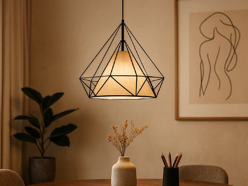 מנורת תלייה DIAMOND בפינת אוכל