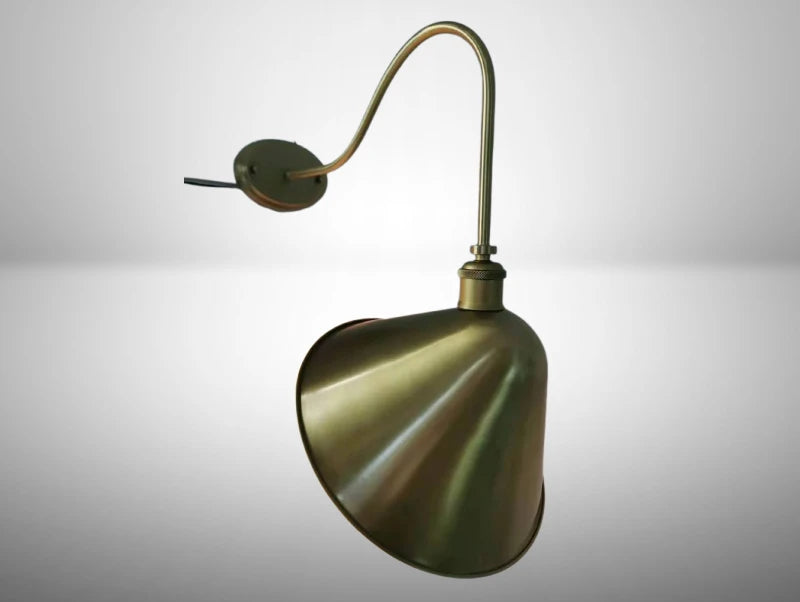 מנורת קיר BRASS HAT