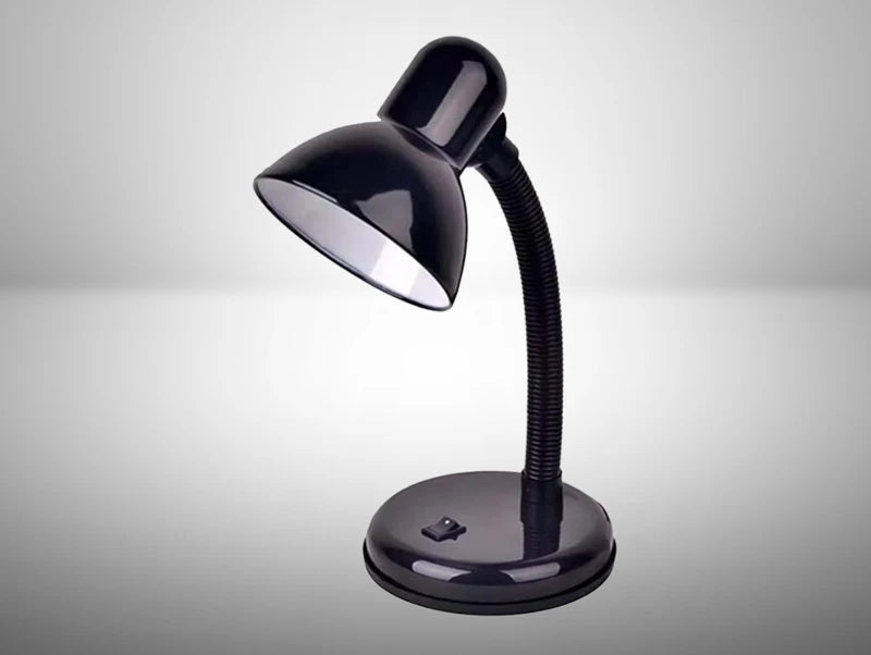 מנורת שולחן שחור