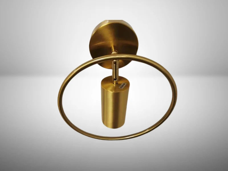 מנורת קיר בצבע פליז