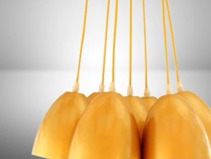 תקריב של מנורת תלייה MONA