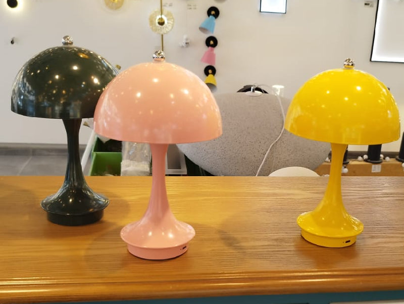 מנורת שולחן DOME