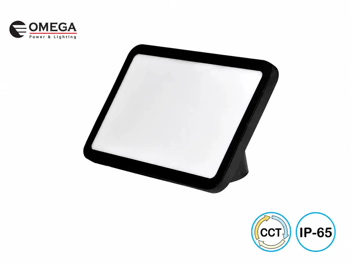 פרוז׳קטור LED מרובע שחור מסדרת PLASMA בתצוגת מוצר על רקע לבן