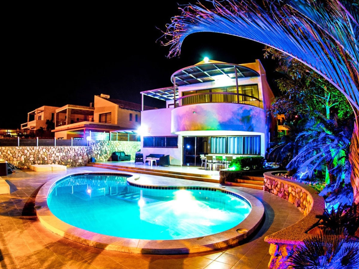 פנס Advance 36W TruColor 70° למתח 230VAC - Outdoor Wall and Ceiling Lights באתר לדמרקט