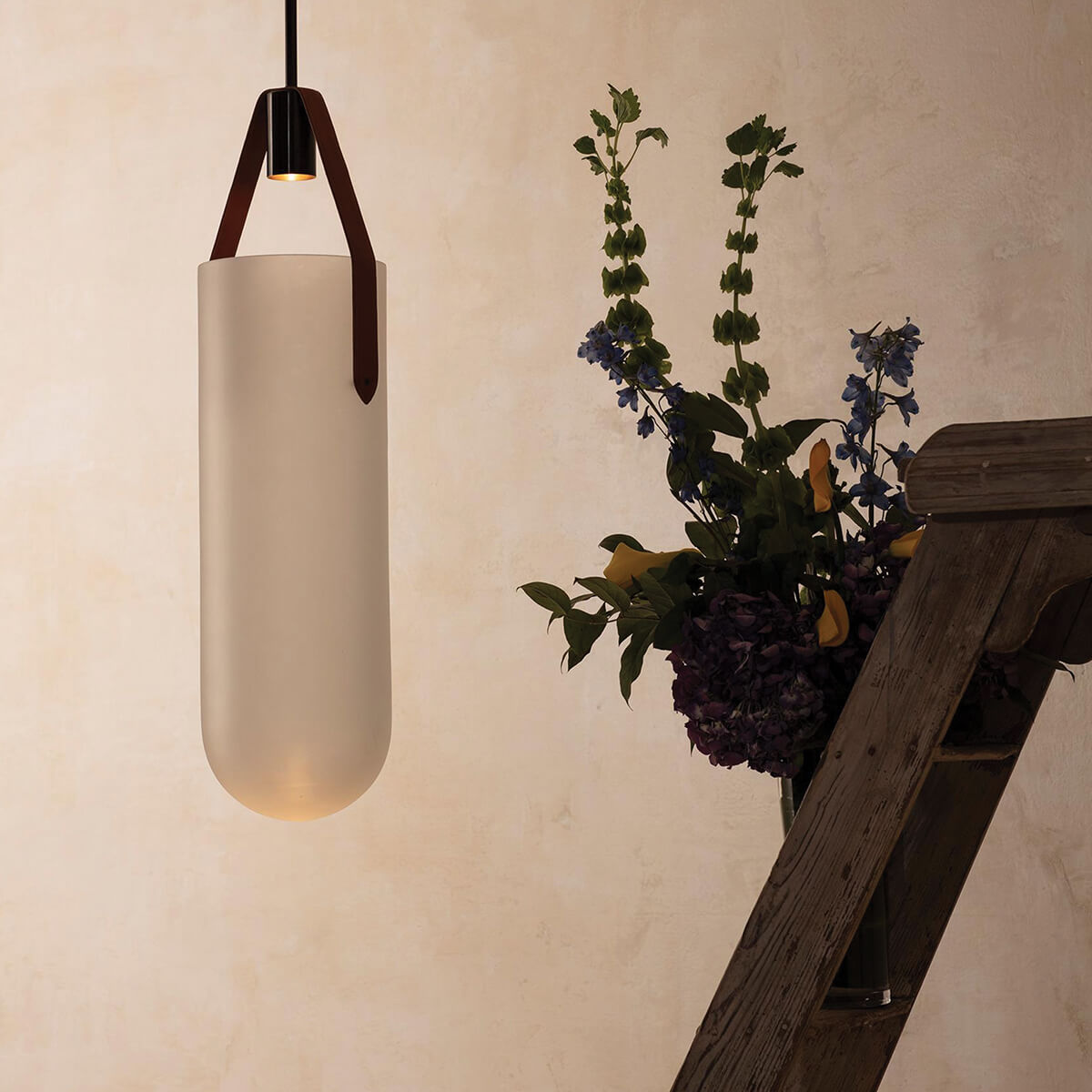 מנורת תליה מזכוכית FADO - Hanging lamps with bulbs