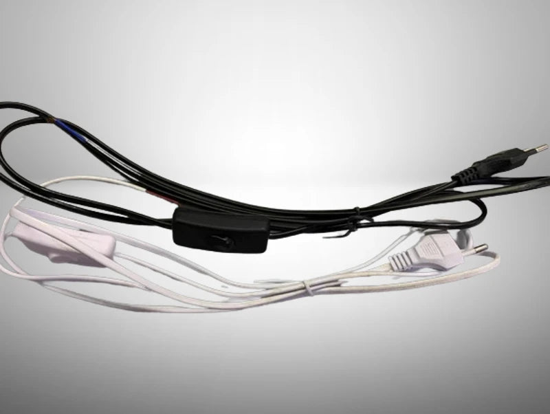 כבל חשמל עם מתג ותקע שחור / לבן