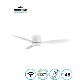 מאוורר תקרה לבן עם שלוש כנפיים ומרכז לבן.