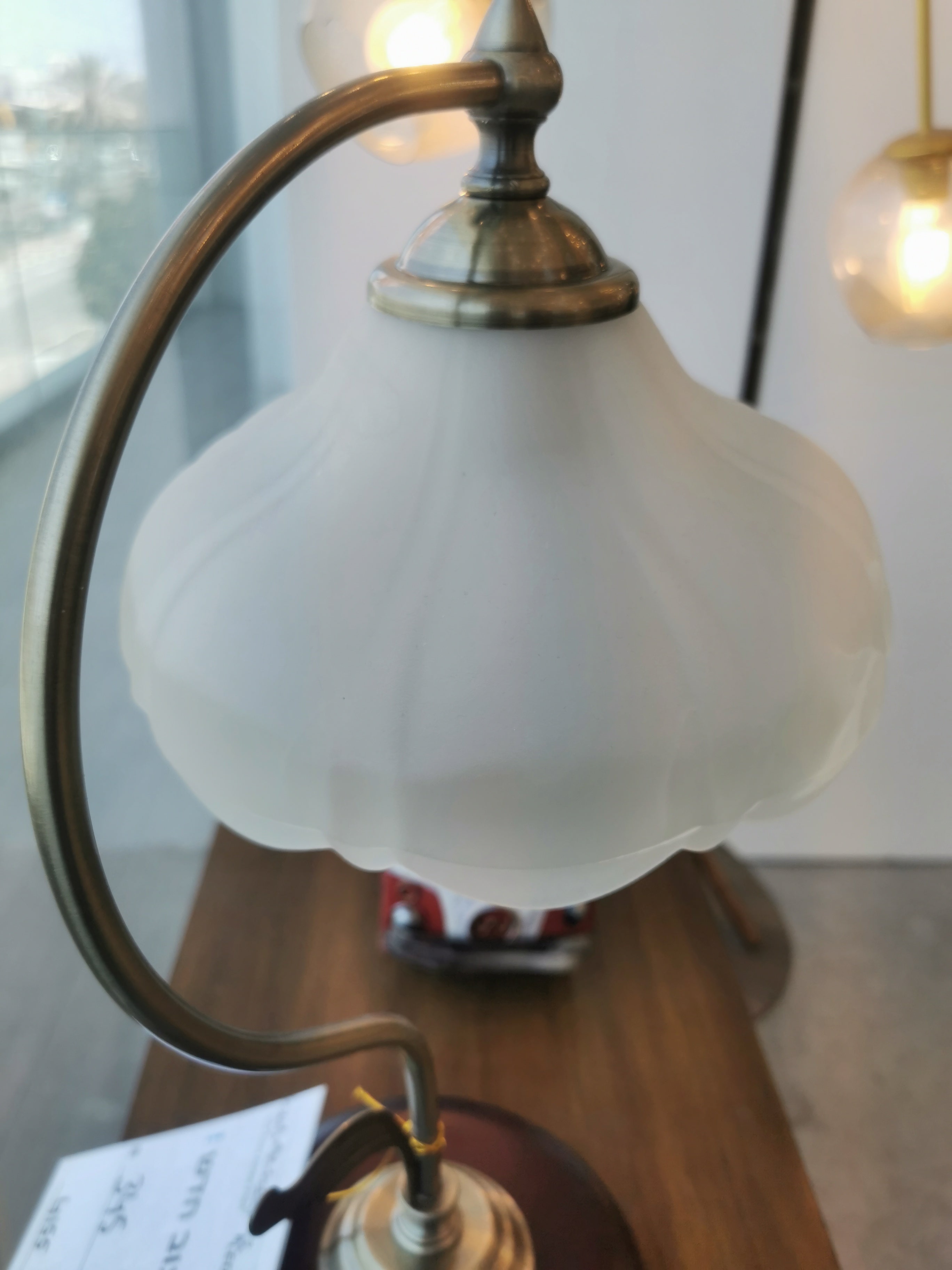 מנורת שולחן FLOWER - עיצוב רטרו וינטג'י