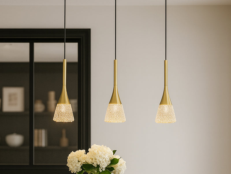 מנורת תלייה ÉTOILE בחדר