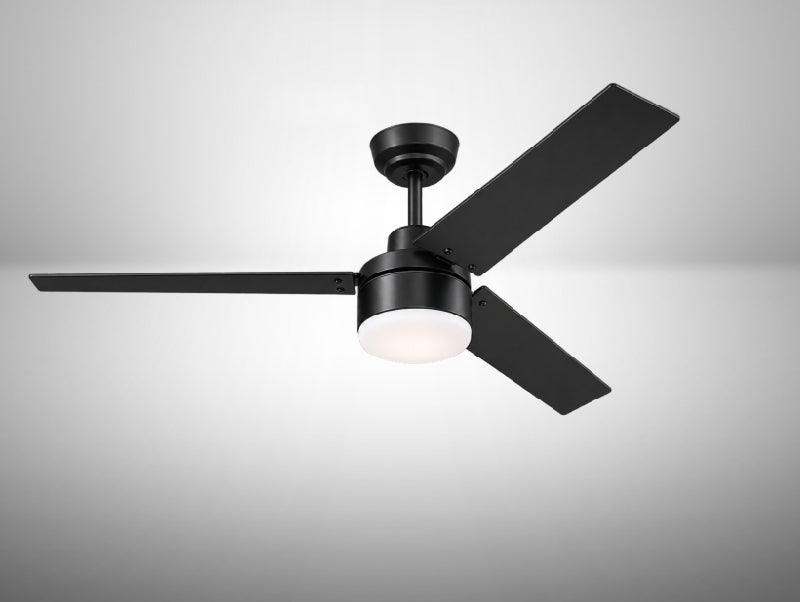 מאוורר תקרה שחור Westinghouse עם שלוש כנפיים וגוף תאורה עגול מובנה