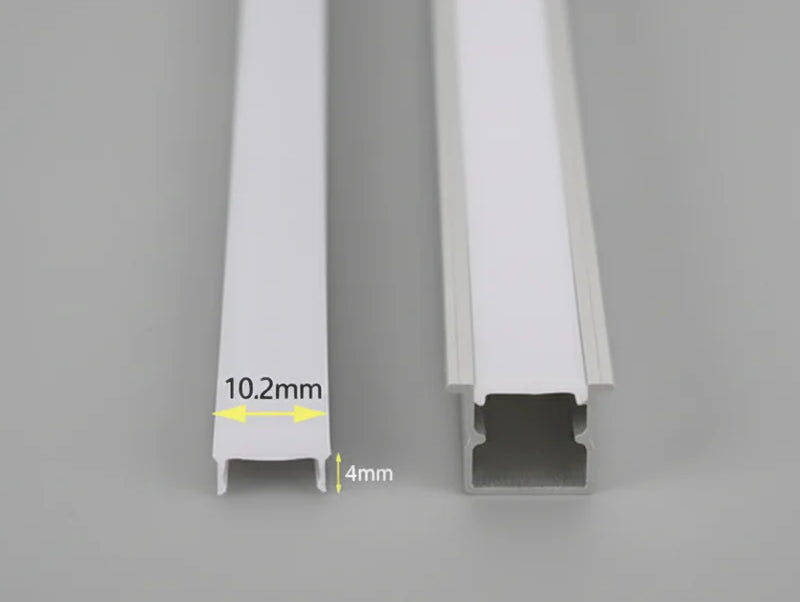 פרופילי אלומיניום לפסי LED עם כיסוי לבן במבט מקרוב