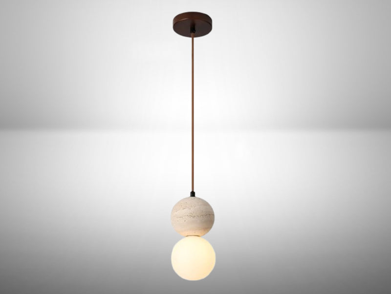 גוף תאורה תלוי SFERA מעוצב, בעל צורת כדורים, עם גימור טרוורטין וכדור זכוכית חלבי.