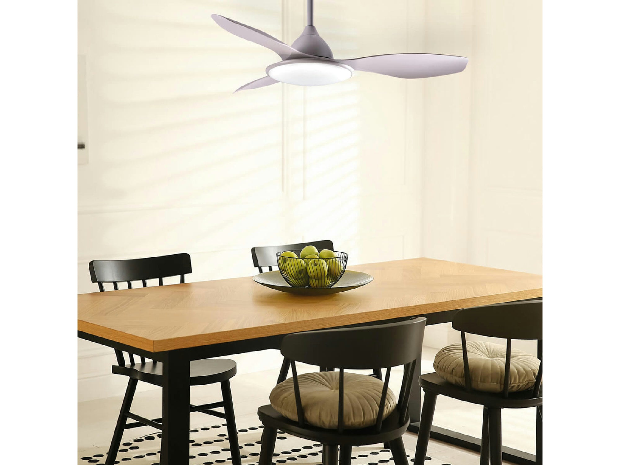 מאוורר תקרה "52 דגם סנסציה עם שלט-לבן - Ceiling Fan with Light
