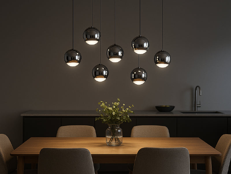 מנורת תלייה NOVA Drops מעל שולחן אוכל