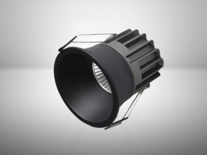 גוף תאורה שקוע שחור מדגם PULSE בעיצוב Dark Light עם מסגרת עגולה וגוף קירור