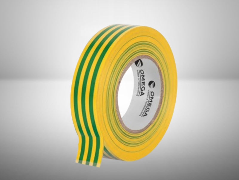 גליל סרט PVC צהוב-ירוק עם פסים לאורך וליבת OMEGA על רקע בהיר