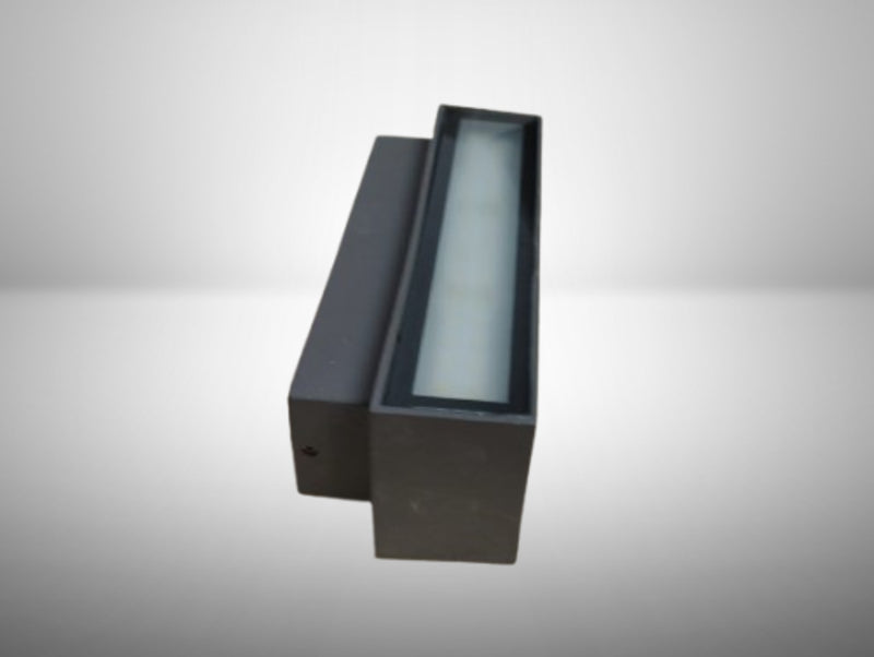 מנורת קיר חוץ ALUMA  - עודפים