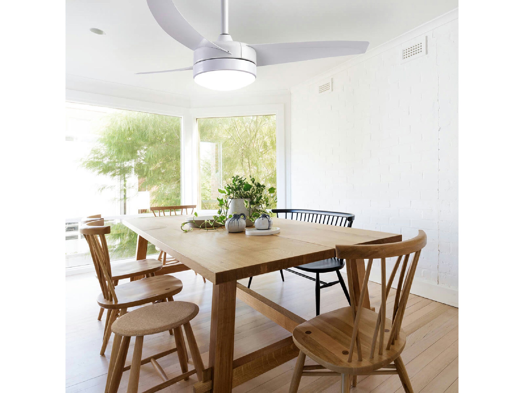 מאוורר תקרה "42 דגם SENSE עם שלט-לבן - Ceiling Fan with Light