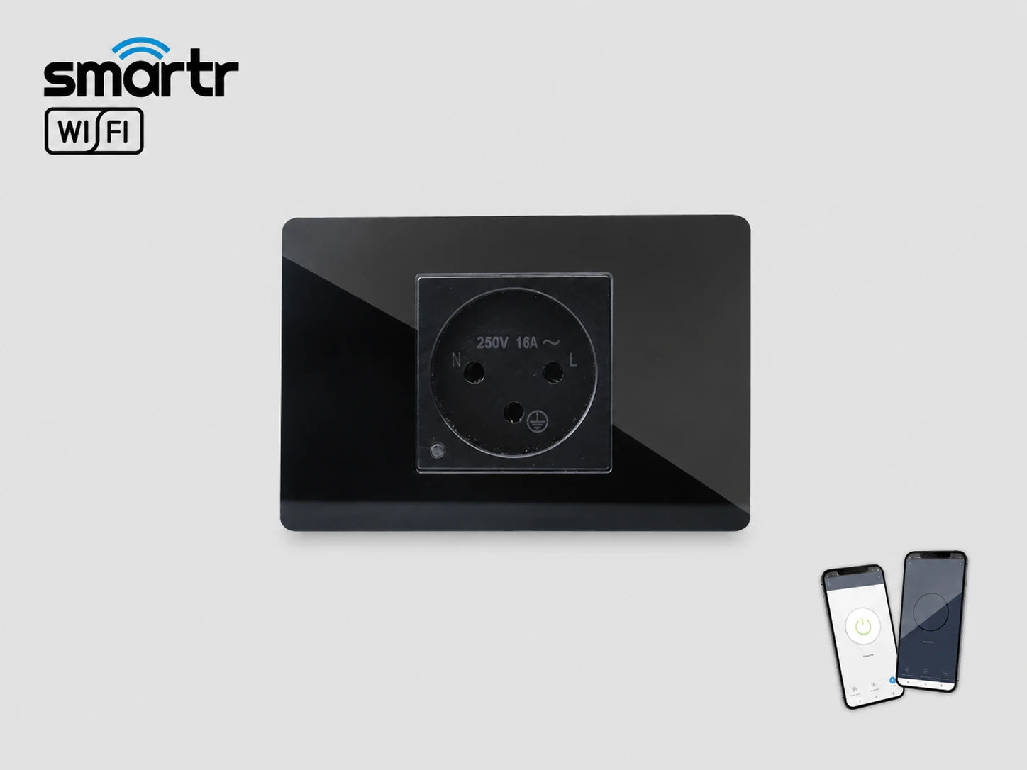 שקע חכם שחור מסדרת SMARTR עם חיבור WiFi ושלט קטן על רקע בהיר