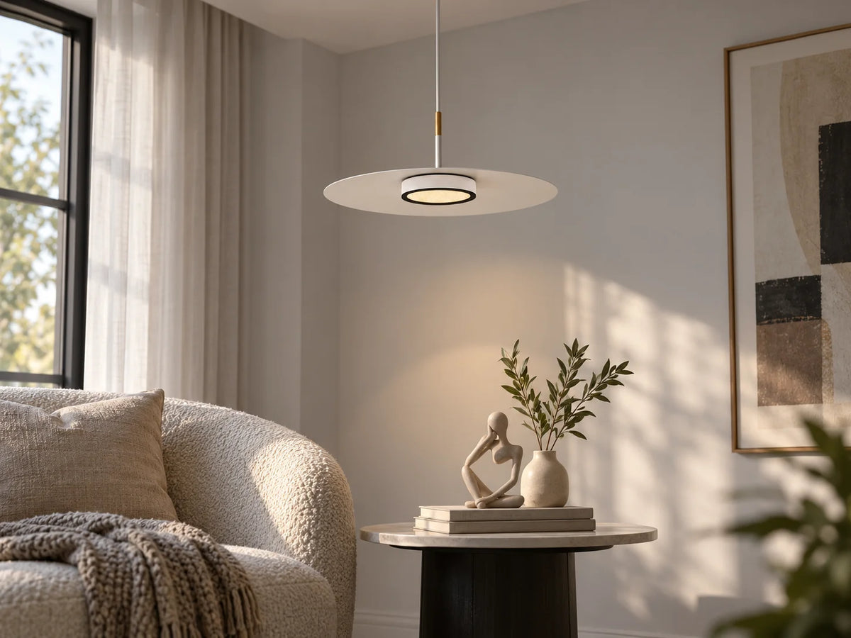 מנורת תלייה CASTILLA עגולה לבנה עם נורת LED מובנית, תלויה בסלון מודרני מואר.