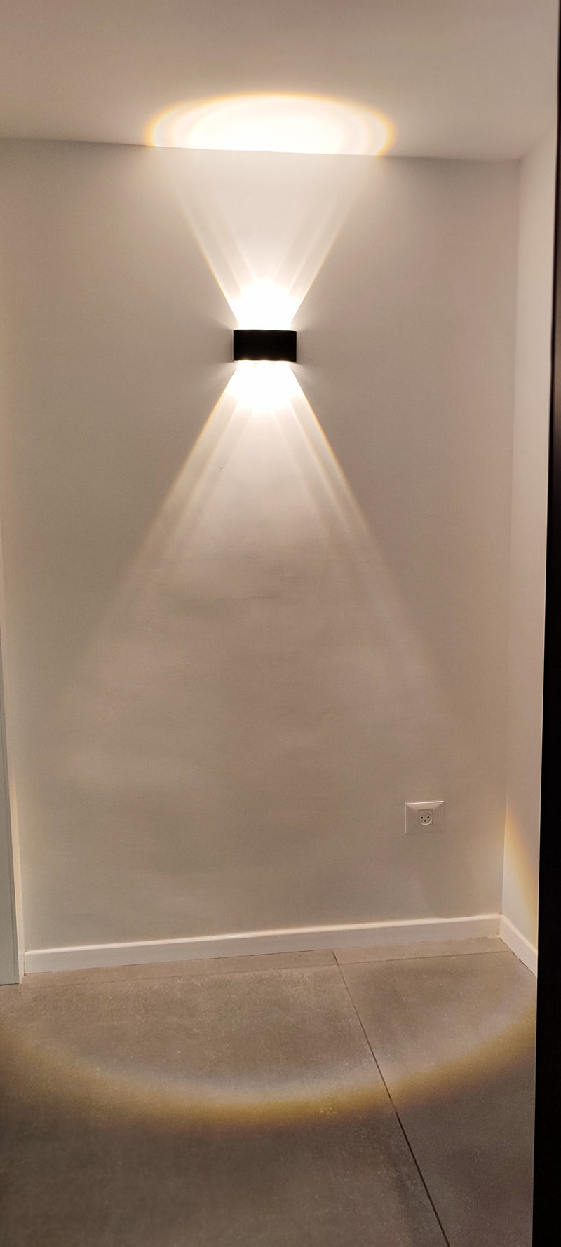 מנורת קיר WALL VECTOR - עודפים