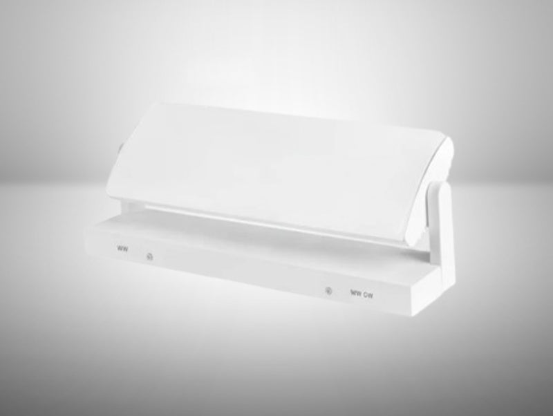 גוף תאורה צמוד קיר OLYMPUS לבן עם כיסוי מעוגל ופיזור אור רחב